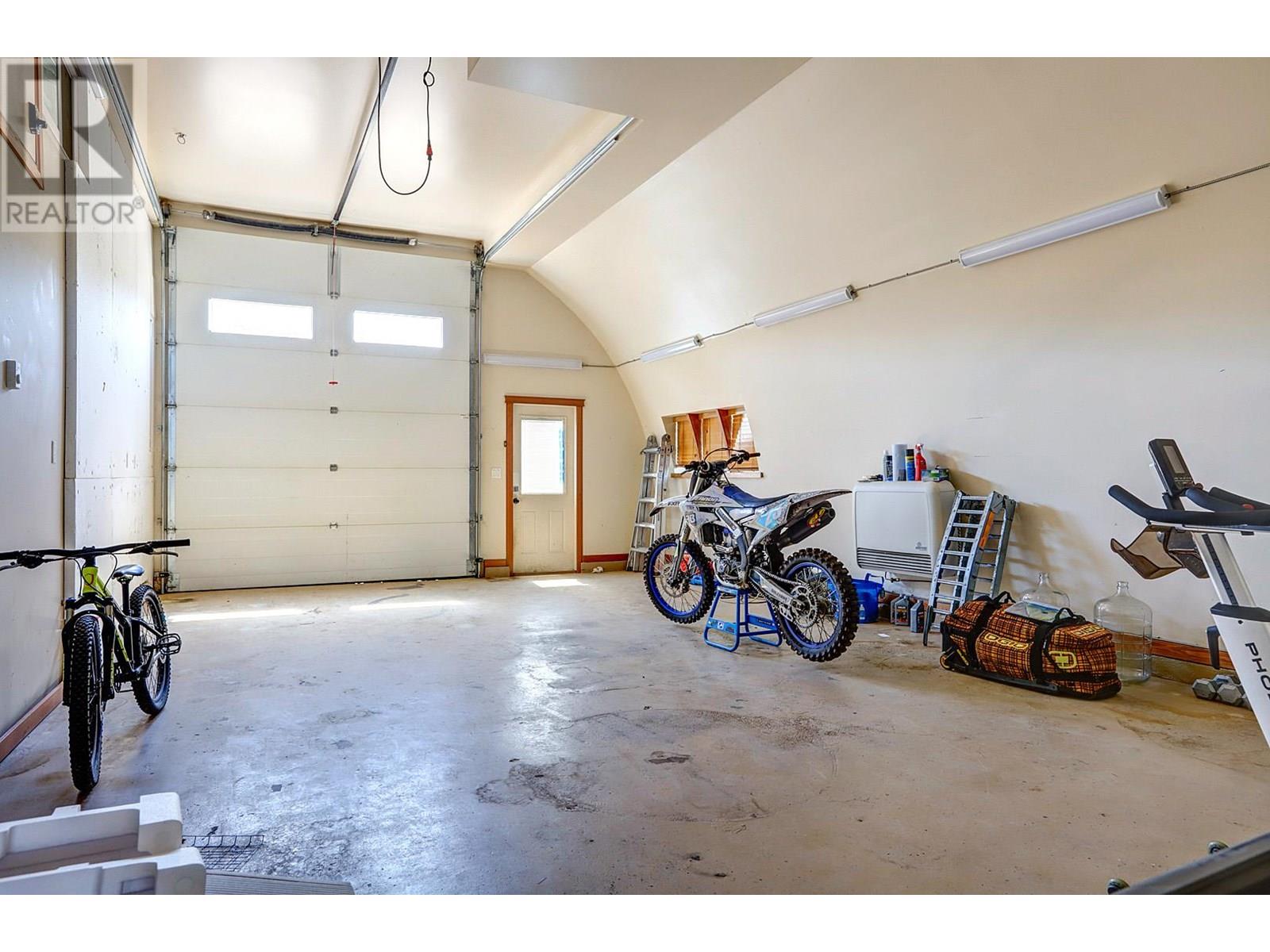 6226 Okanagan Avenue, Vernon