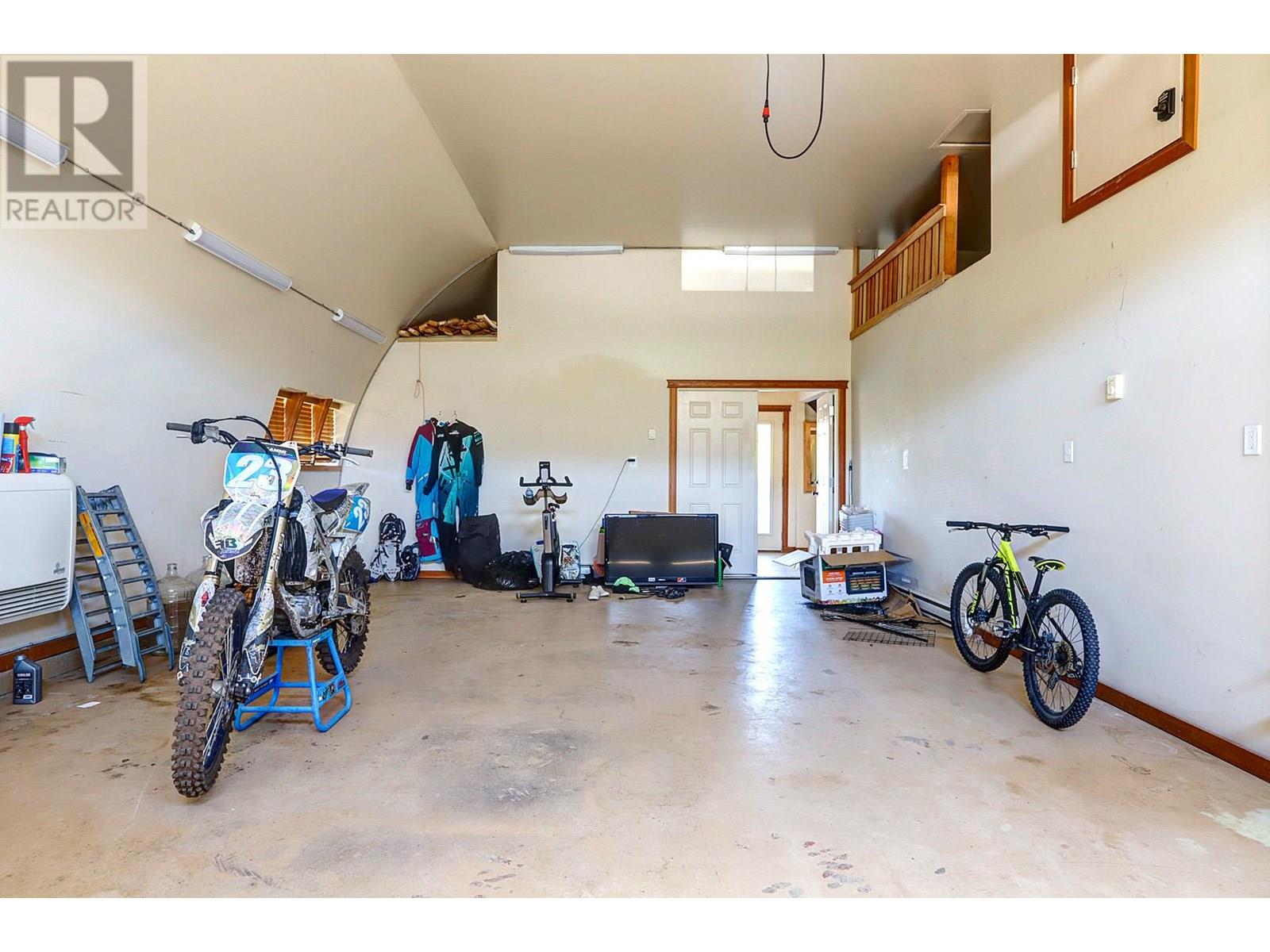6226 Okanagan Avenue, Vernon