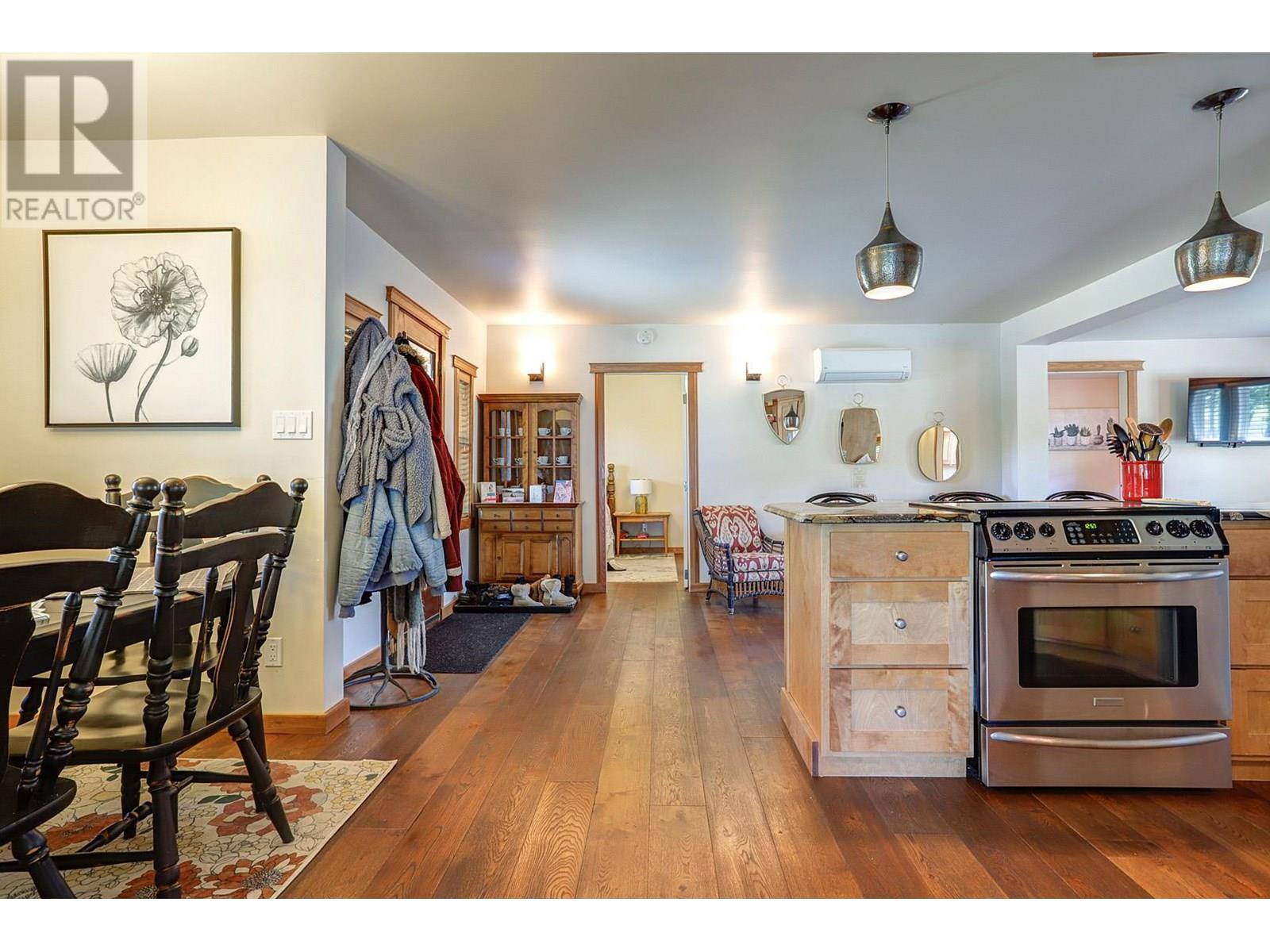 6226 Okanagan Avenue, Vernon