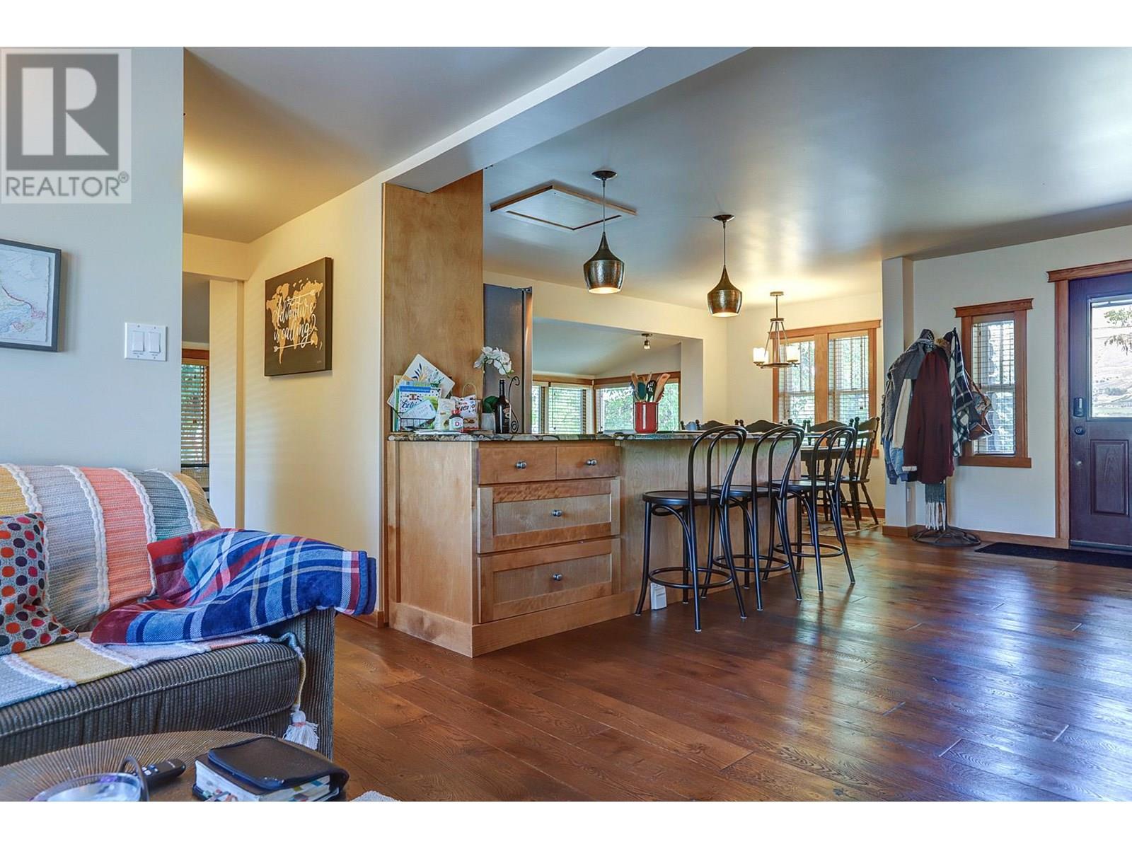 6226 Okanagan Avenue, Vernon