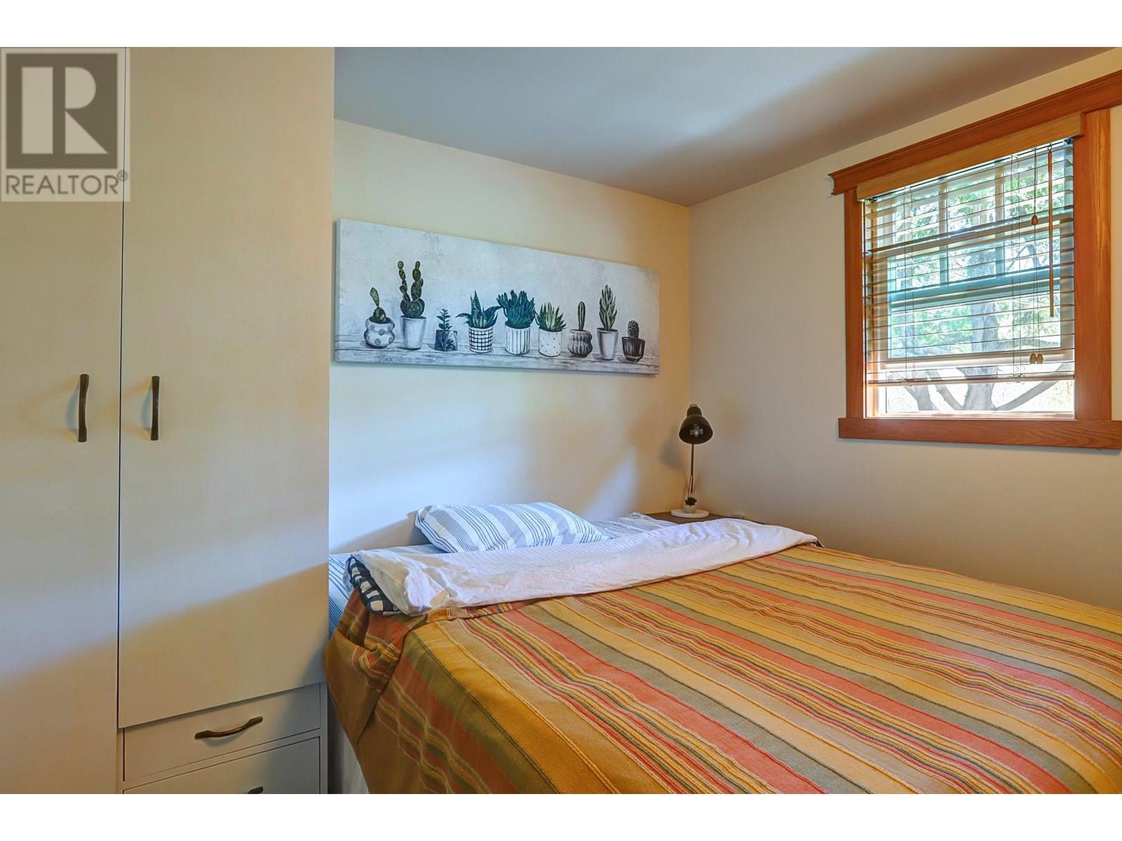6226 Okanagan Avenue, Vernon