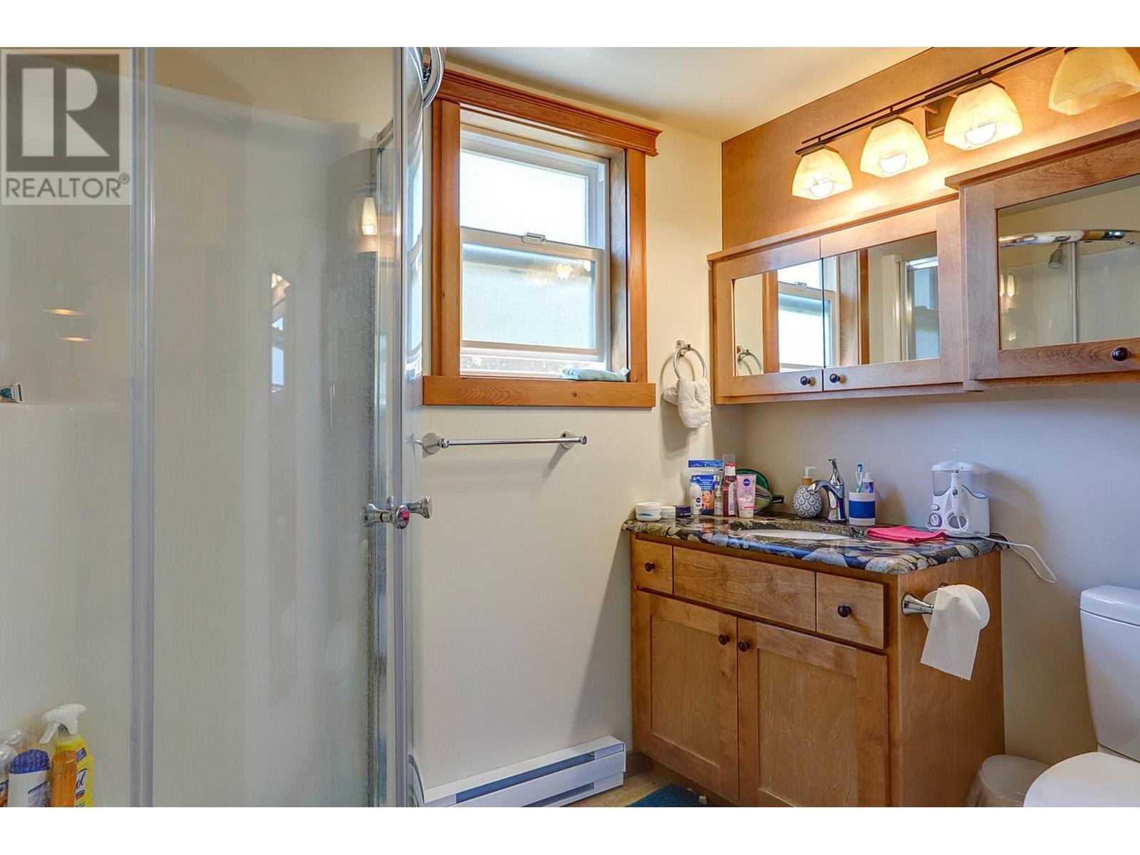 6226 Okanagan Avenue, Vernon