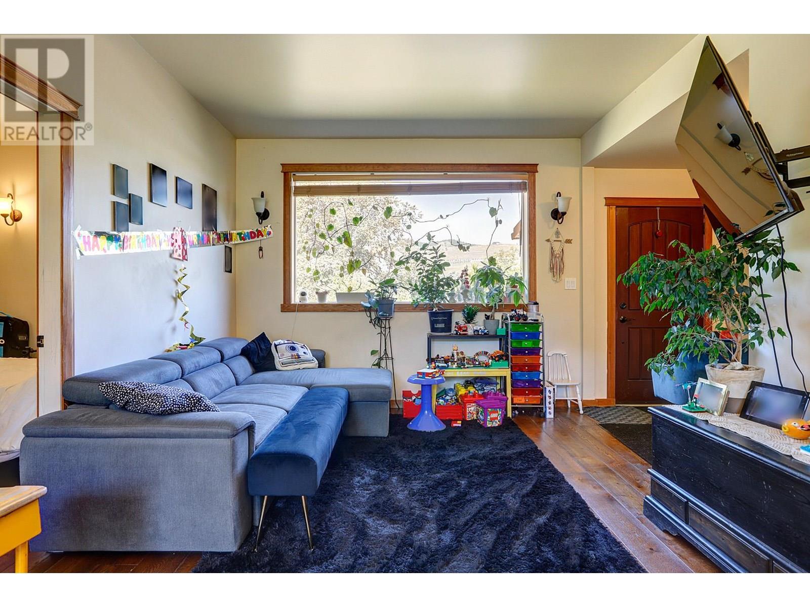 6226 Okanagan Avenue, Vernon
