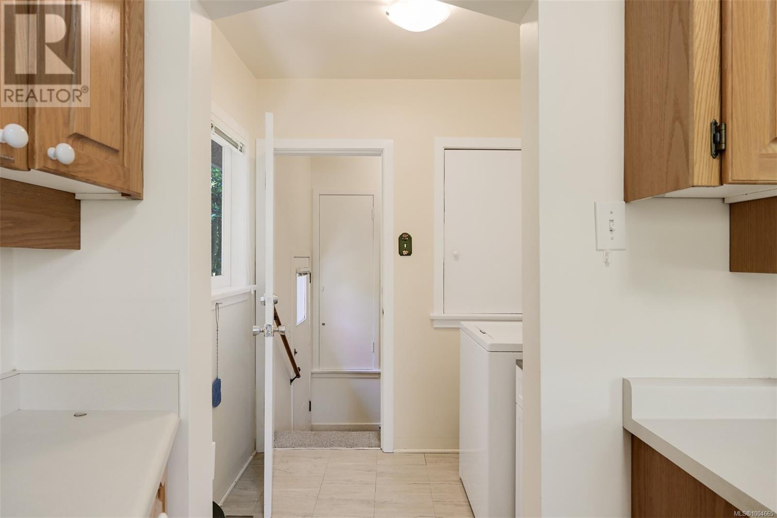 Single Family House for Sale in  Pentrelew Pl Victoria 