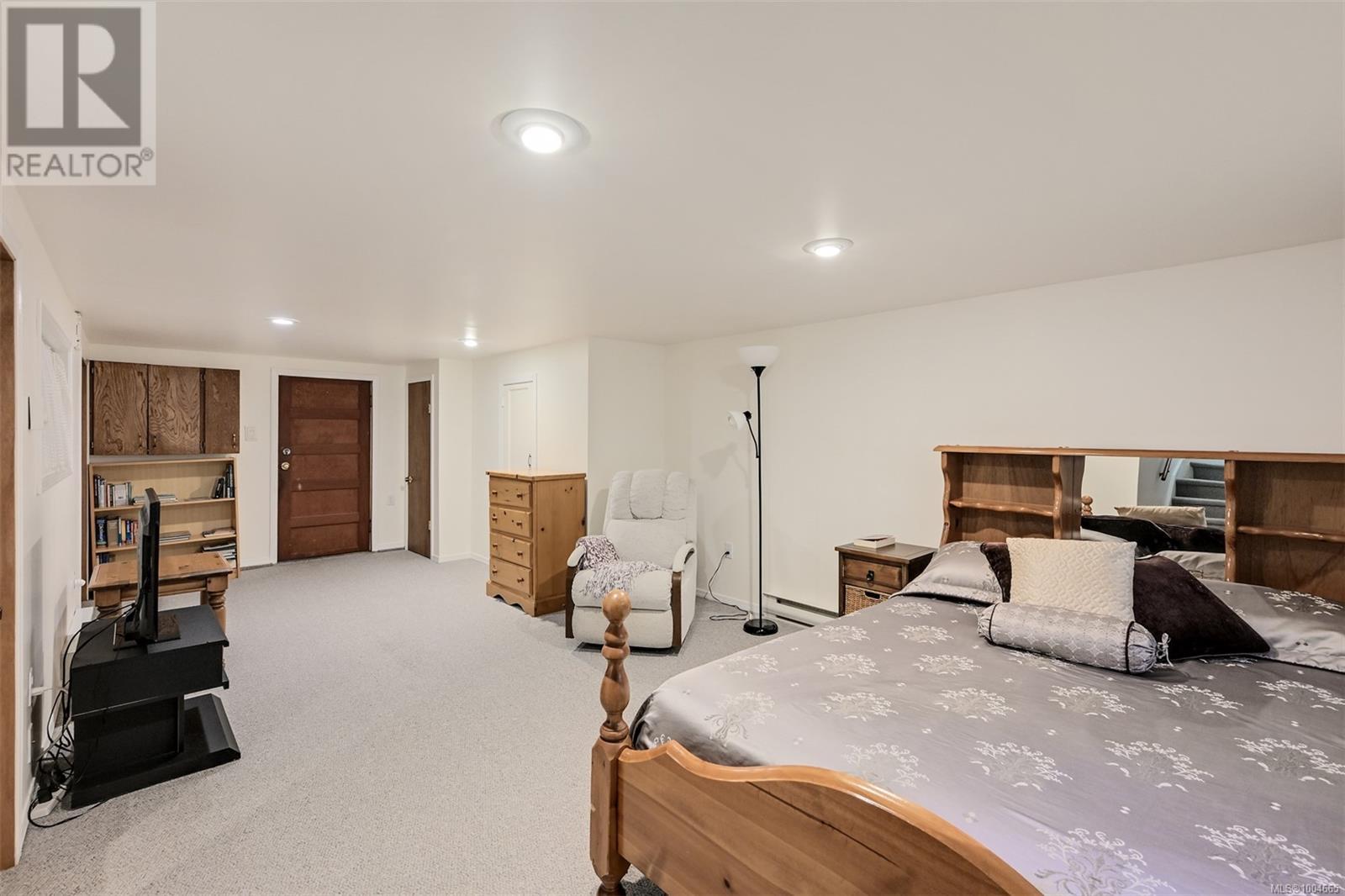 Single Family House for Sale in  Pentrelew Pl Victoria 
