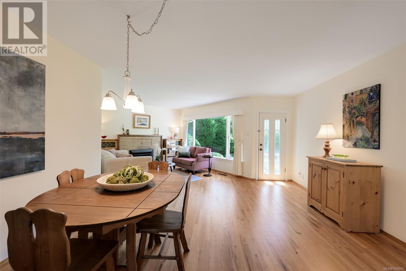 Single Family House for Sale in  Pentrelew Pl Victoria 