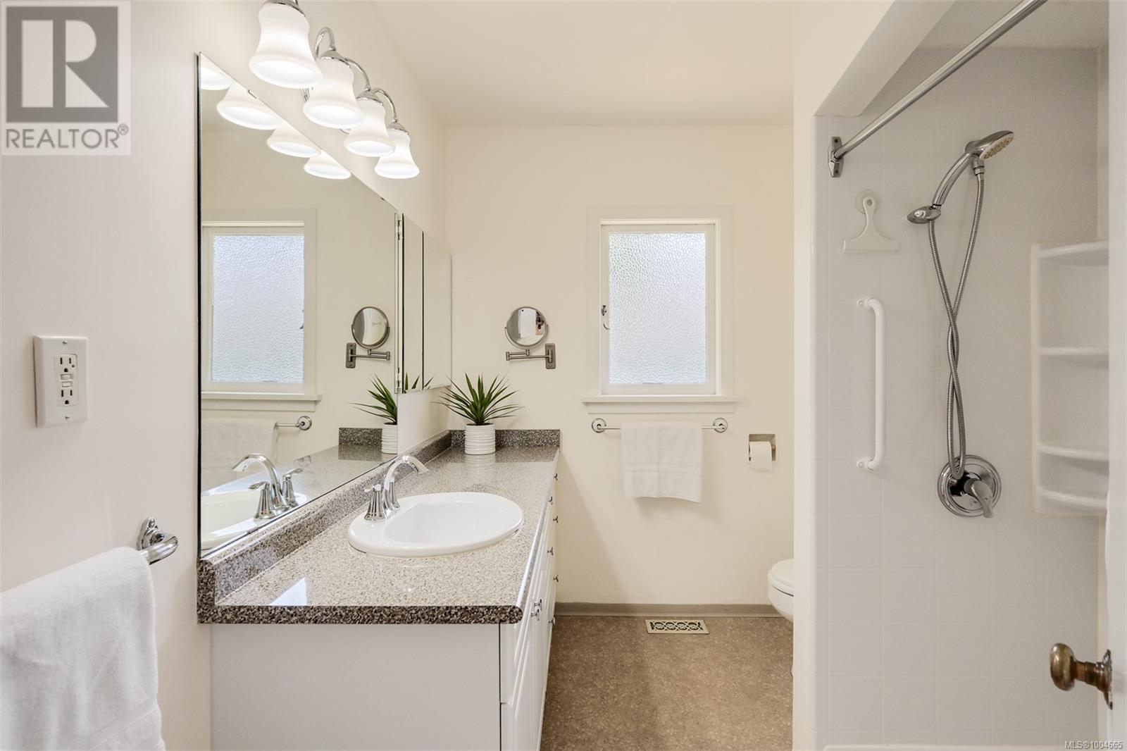 Single Family House for Sale in  Pentrelew Pl Victoria 