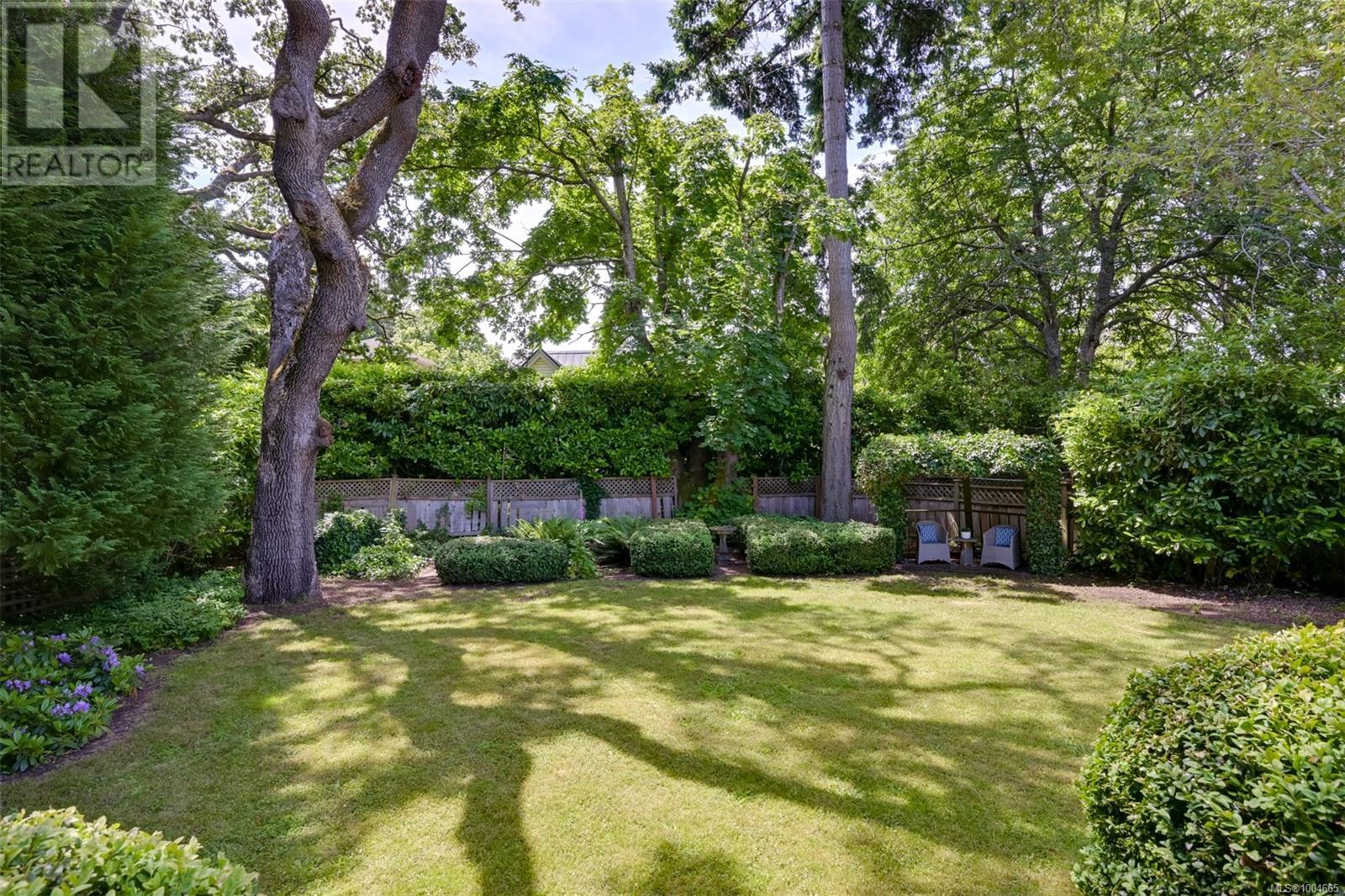 Single Family House for Sale in  Pentrelew Pl Victoria 