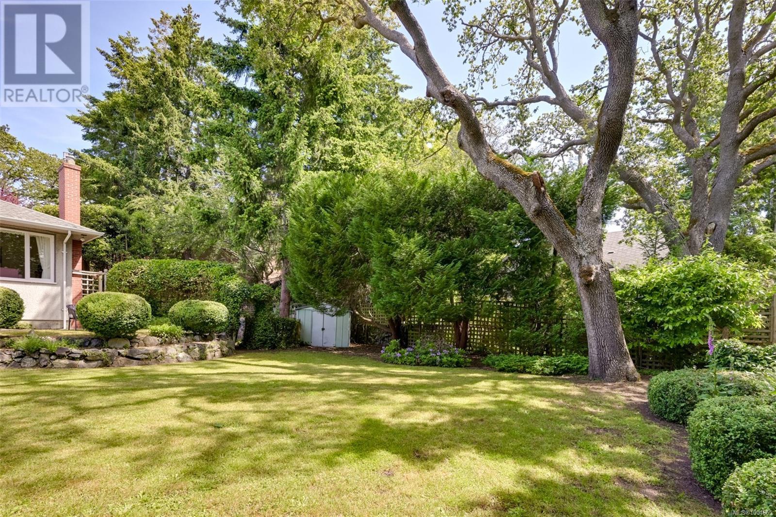 Single Family House for Sale in  Pentrelew Pl Victoria 