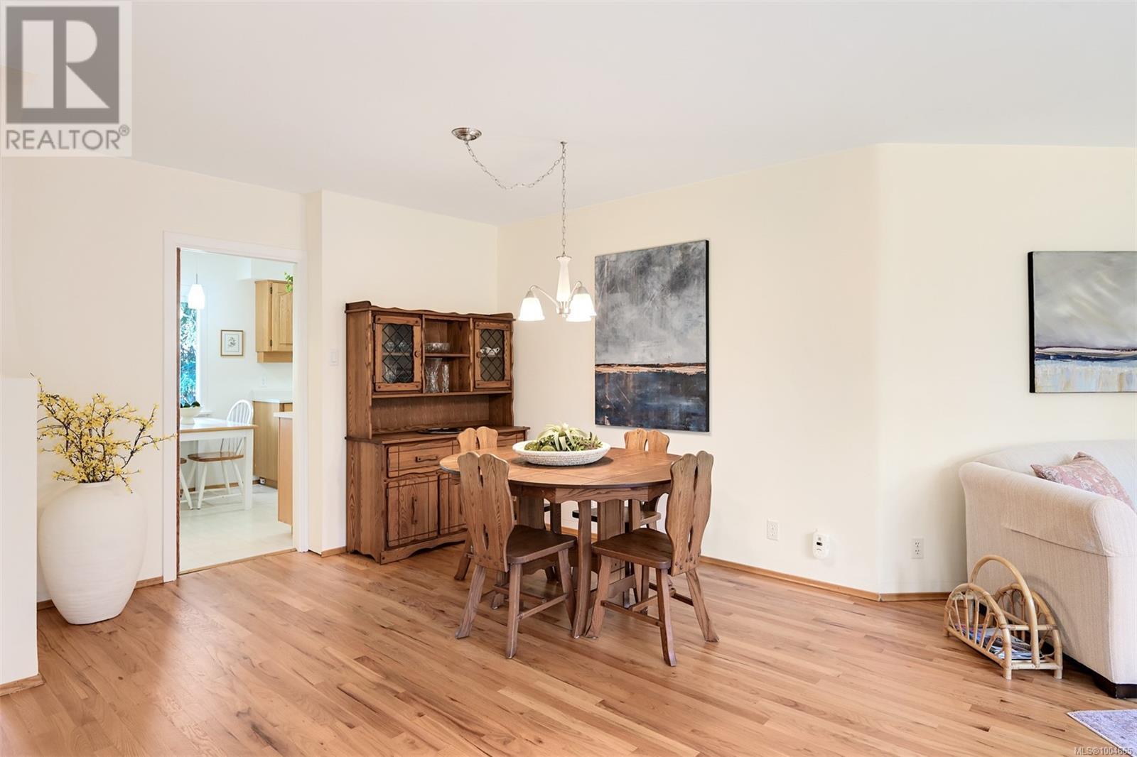 Single Family House for Sale in  Pentrelew Pl Victoria 
