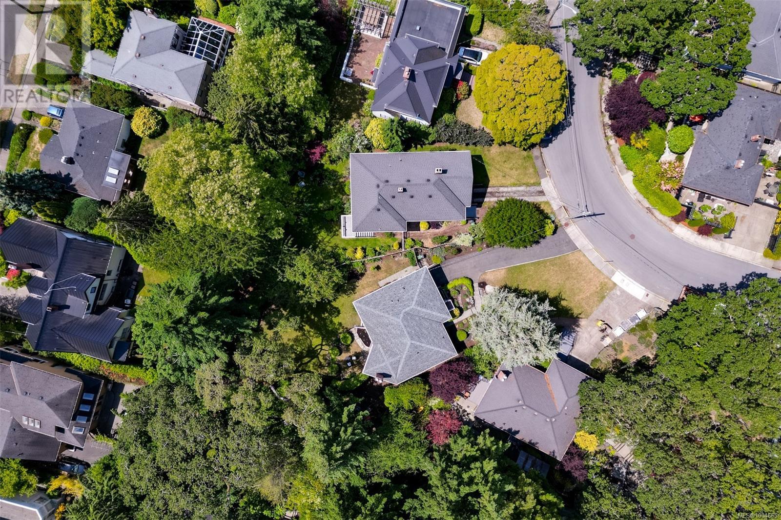 Single Family House for Sale in  Pentrelew Pl Victoria 