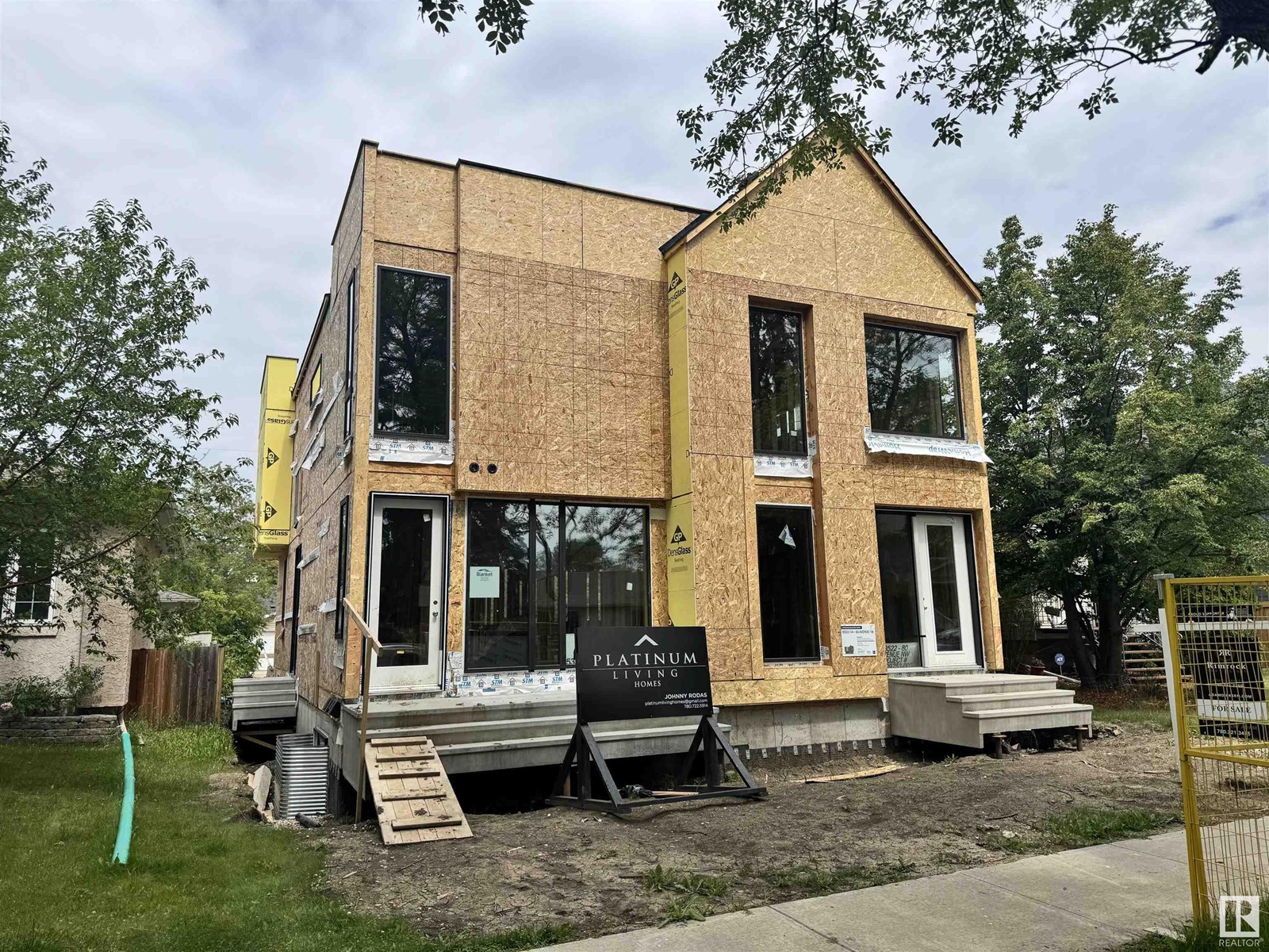 Photo 1 of 8522 80 Av Nw Nw, Edmonton AB