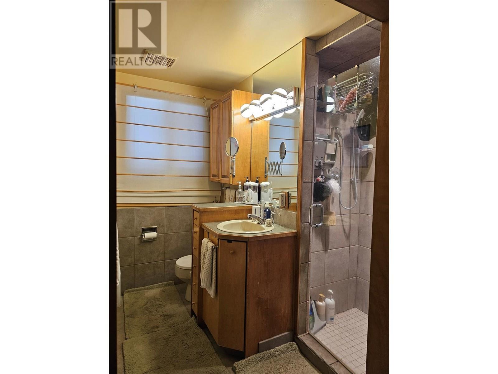  599 Clifton Road, Kelowna