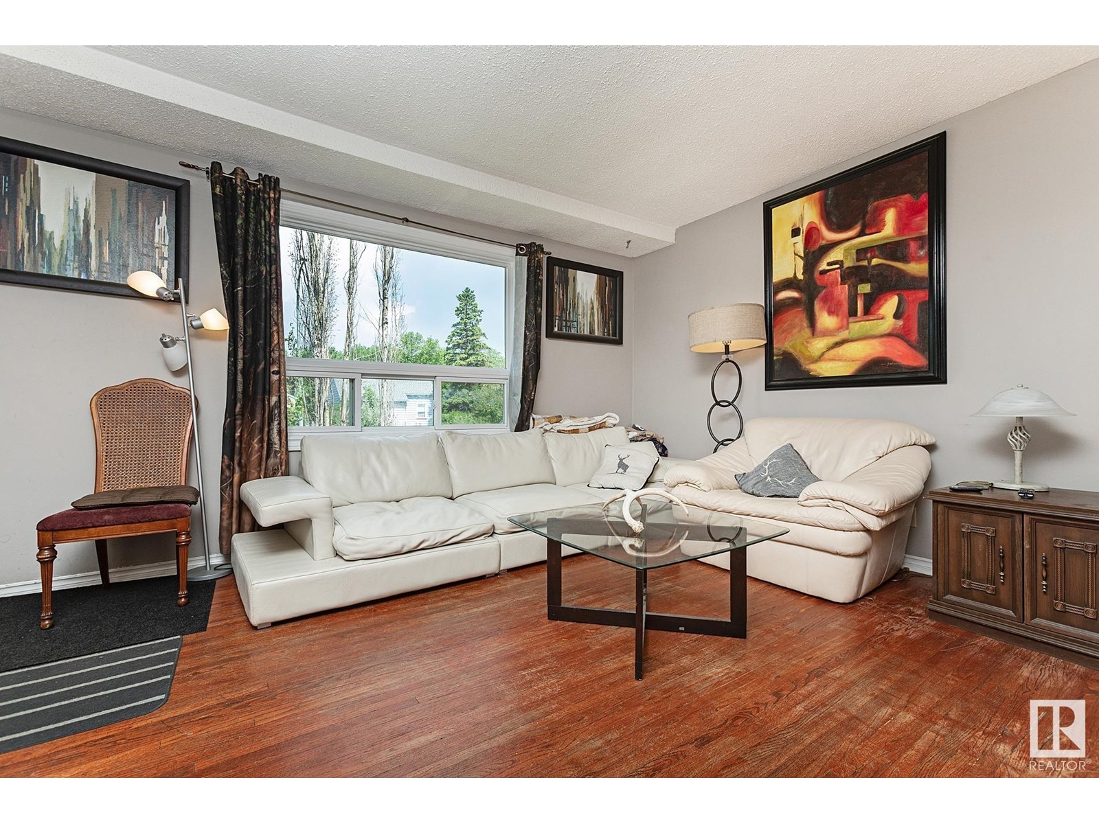 Photo 10 of 10971 72 Av Nw, Edmonton AB