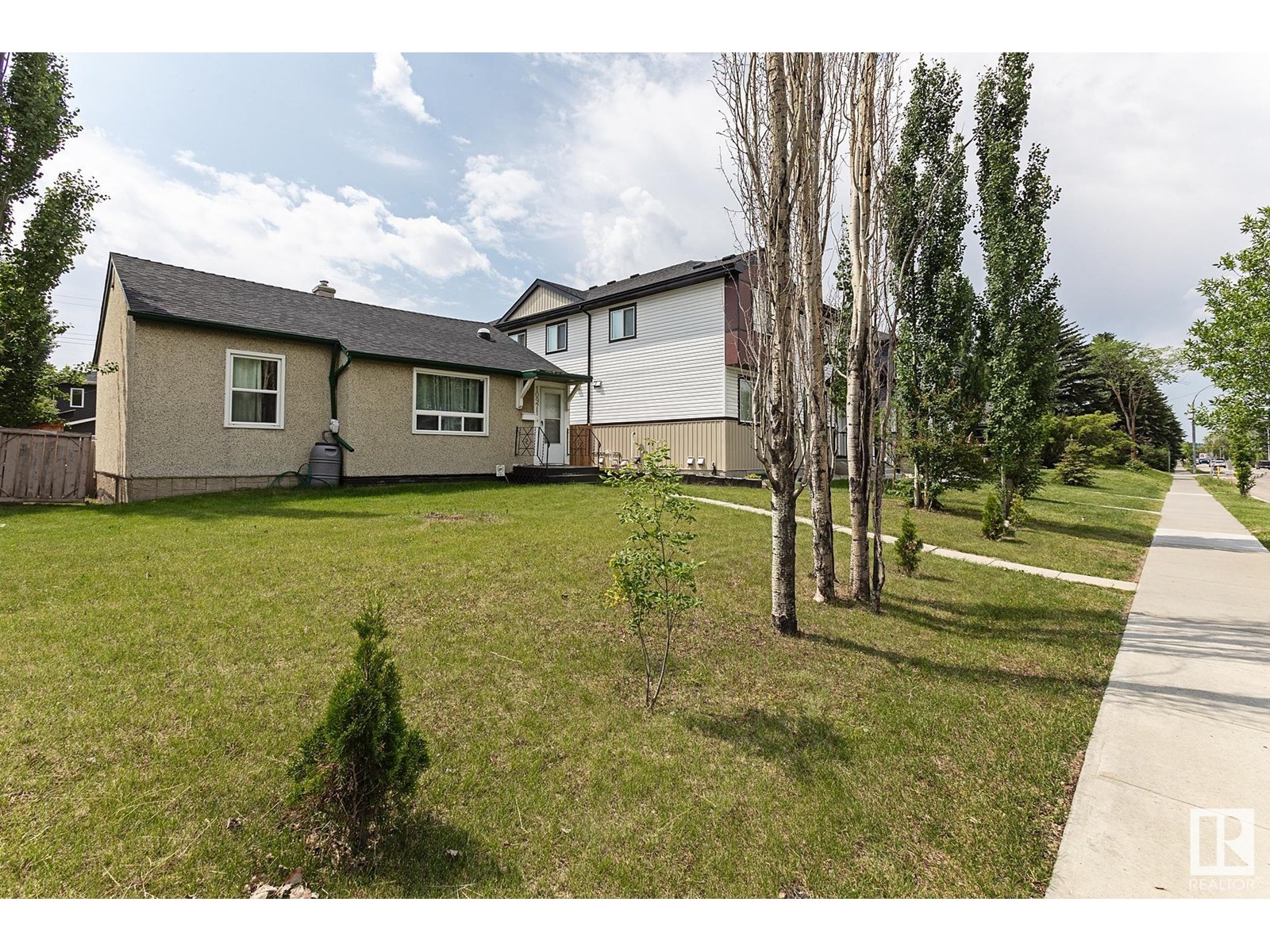 Photo 2 of 10971 72 Av Nw, Edmonton AB