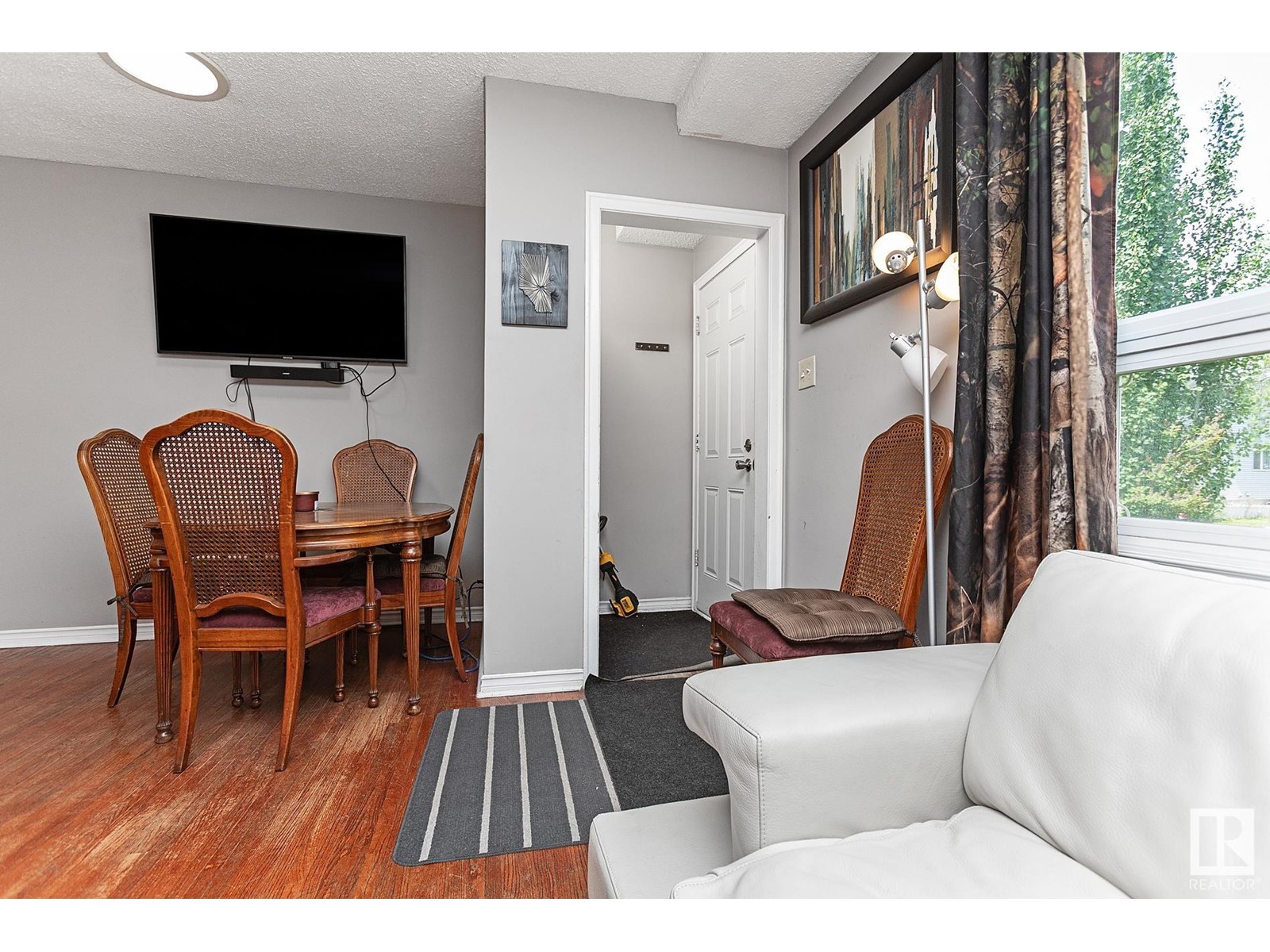 Photo 5 of 10971 72 Av Nw, Edmonton AB