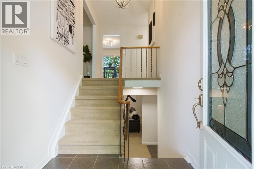 Photo 18 of 3120 Bentworth Drive, Burlington ON