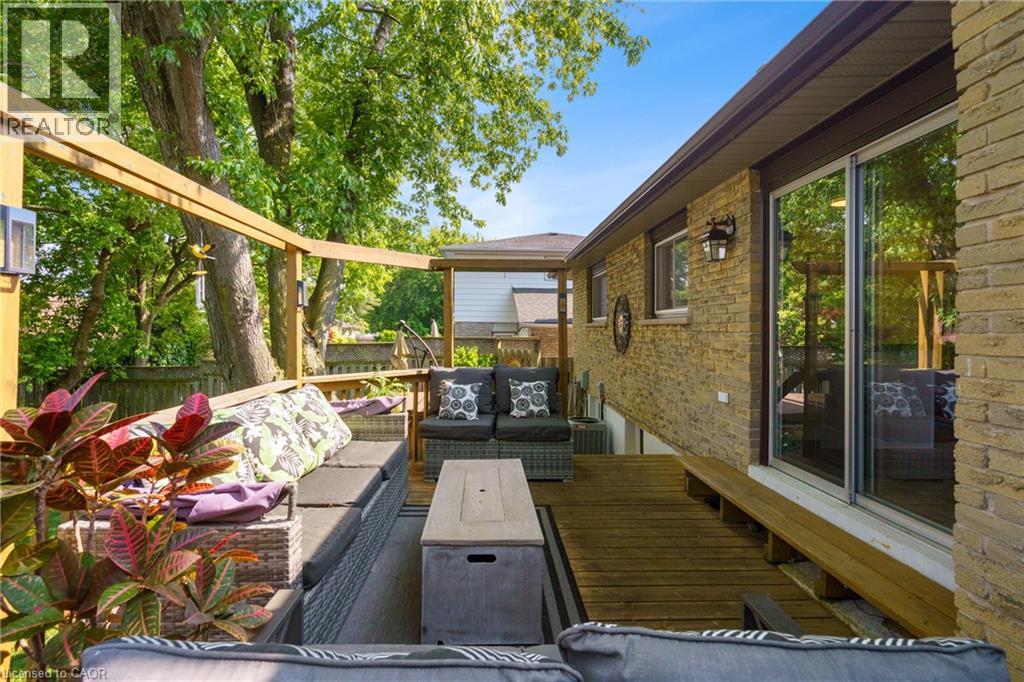 Photo 25 of 3120 Bentworth Drive, Burlington ON