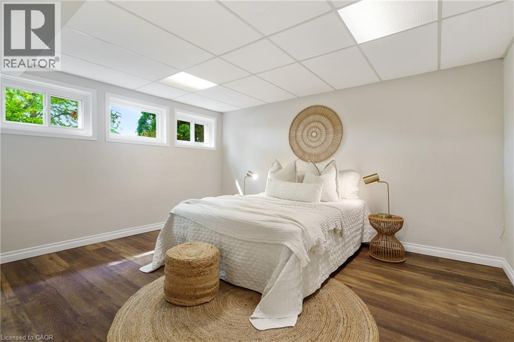 Photo 19 of 3120 Bentworth Drive, Burlington ON