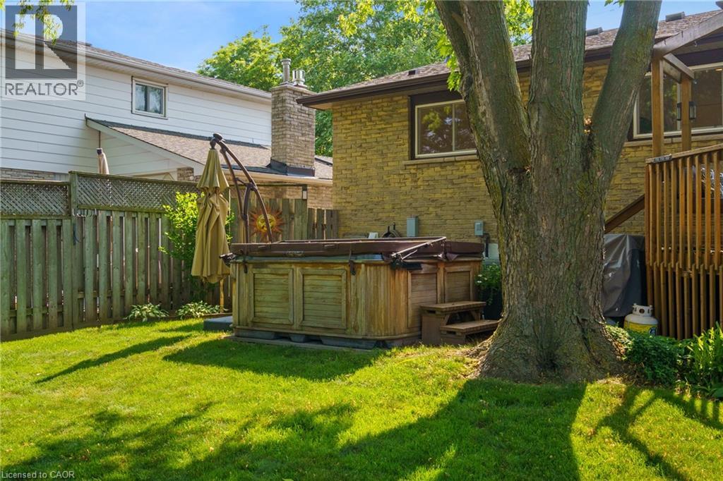 Photo 29 of 3120 Bentworth Drive, Burlington ON