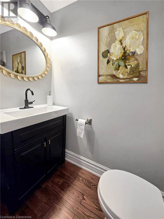 Photo 17 of 14 Robinson Street S, Grimsby ON
