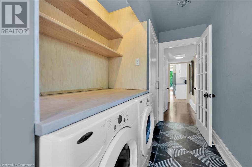 Photo 18 of 14 Robinson Street S, Grimsby ON