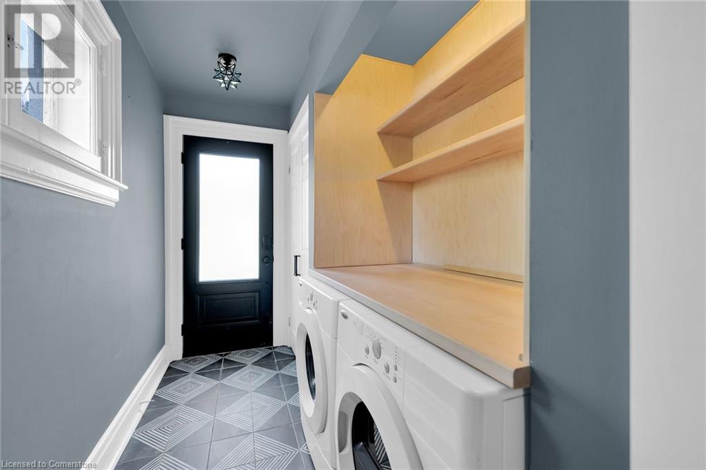 Photo 19 of 14 Robinson Street S, Grimsby ON