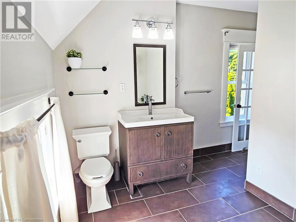Photo 27 of 14 Robinson Street S, Grimsby ON