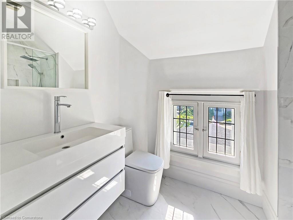 Photo 30 of 14 Robinson Street S, Grimsby ON