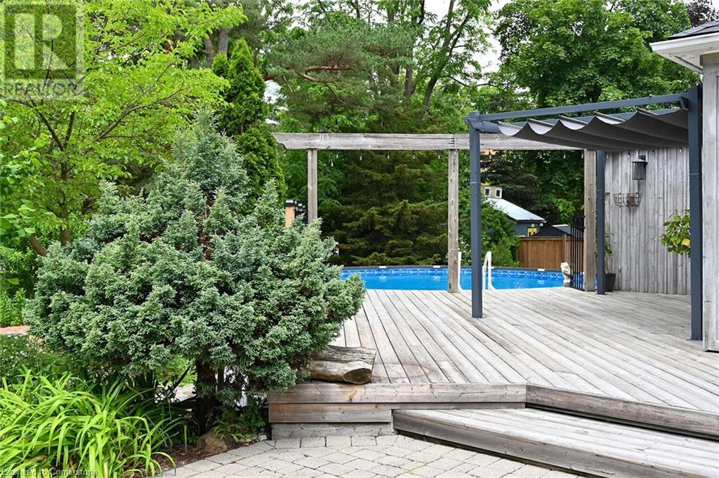 Photo 32 of 14 Robinson Street S, Grimsby ON