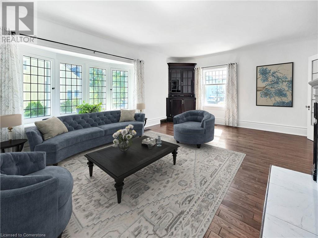Photo 8 of 14 Robinson Street S, Grimsby ON
