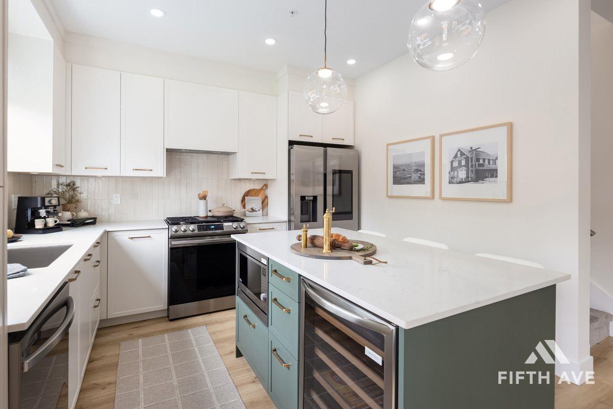 Photo 3 of 13 20680 76 B Avenue, Langley BC