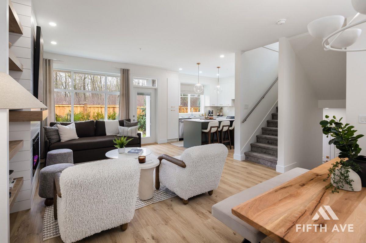 Photo 5 of 13 20680 76 B Avenue, Langley BC
