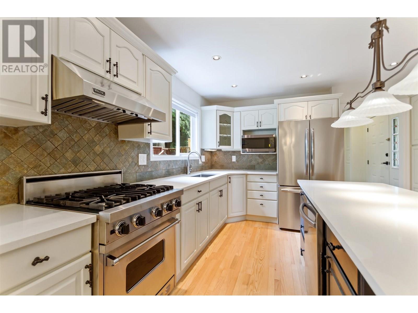 Photo 12 of 12409 214 Street, Maple Ridge BC