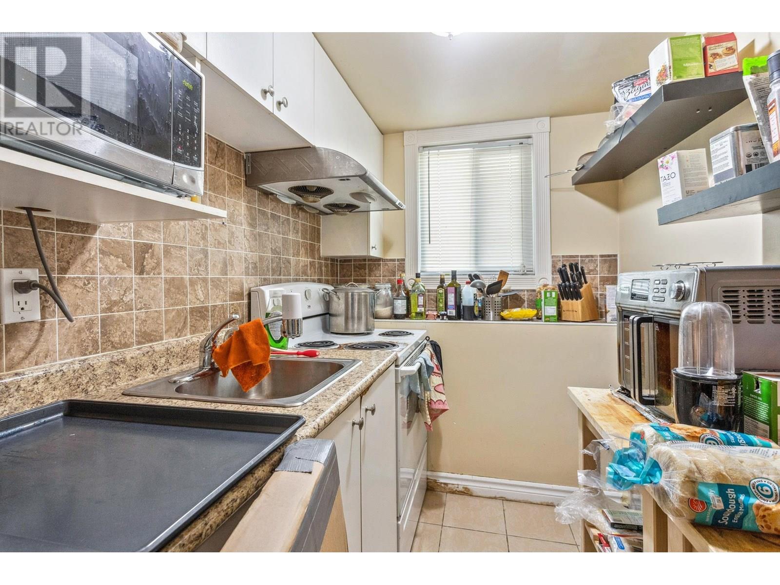 Photo 23 of 8224 Wedgewood Street, Burnaby BC