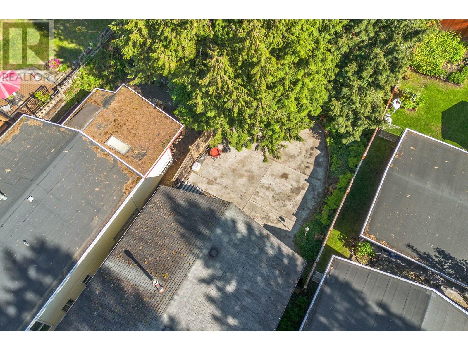 Photo 37 of 8224 Wedgewood Street, Burnaby BC