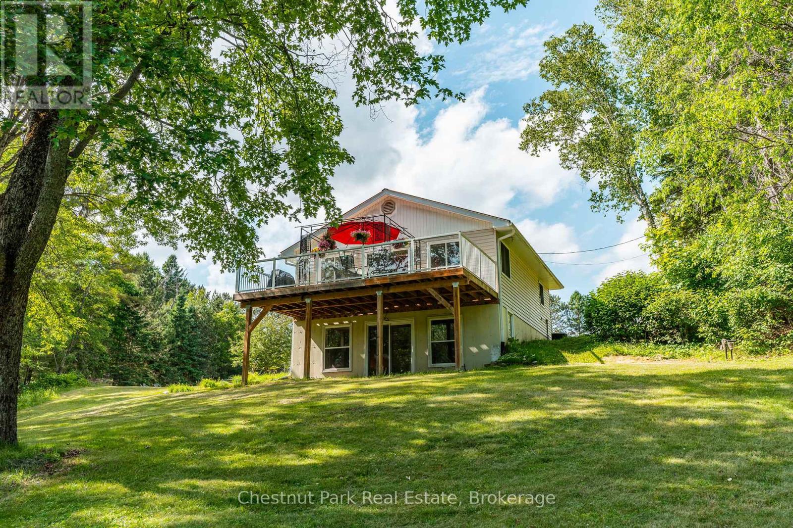 Photo 1 of 1054 Green Lake Road, Algonquin Highlands ON