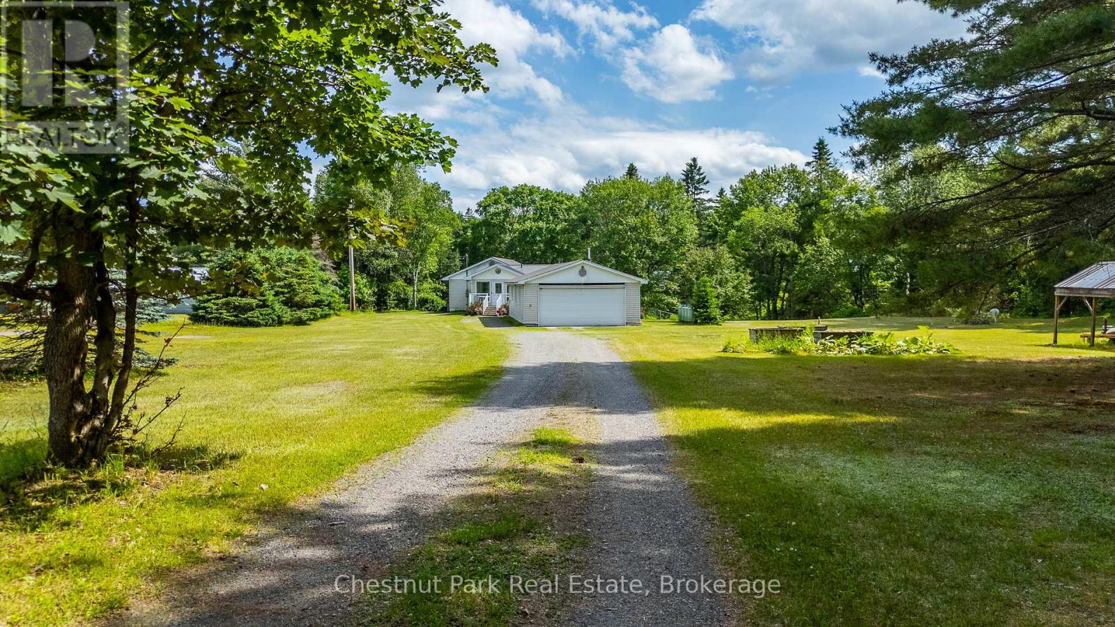 Photo 44 of 1054 Green Lake Road, Algonquin Highlands ON