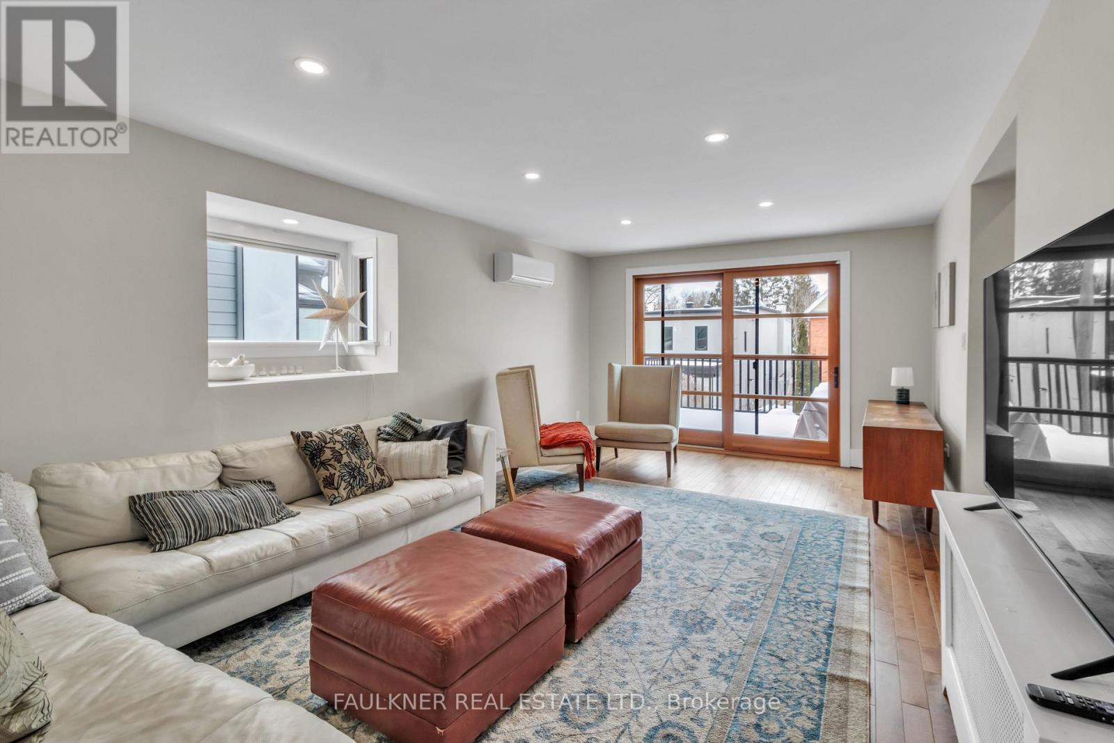 Photo 12 of 39 Newton Street, Ottawa ON