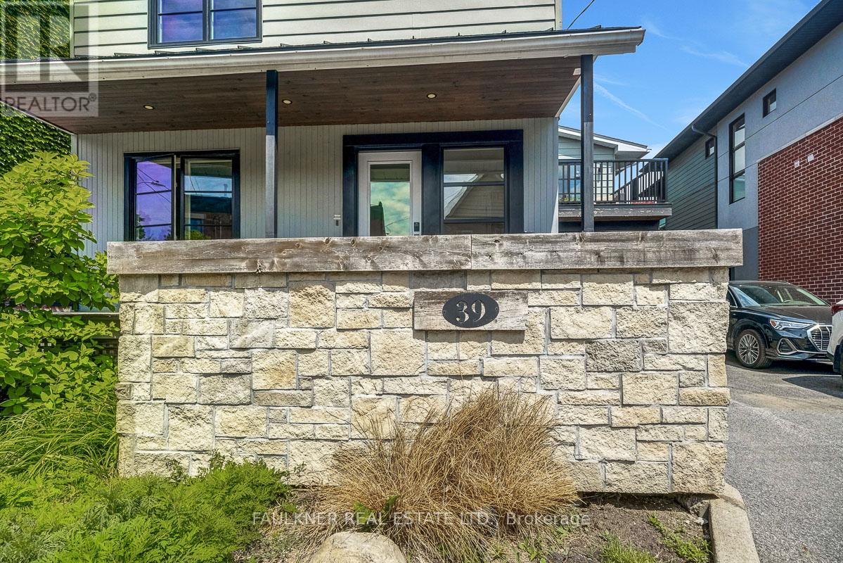 Photo 21 of 39 Newton Street, Ottawa ON