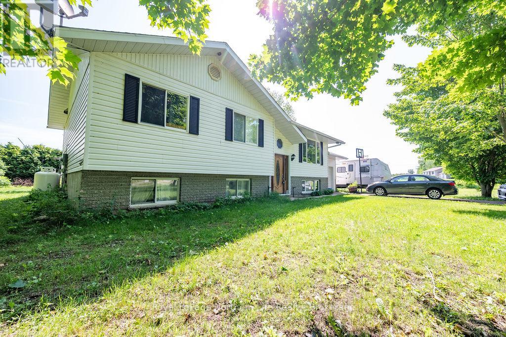Photo 11 of 12 Hydro Bay Road, Whitewater Region ON