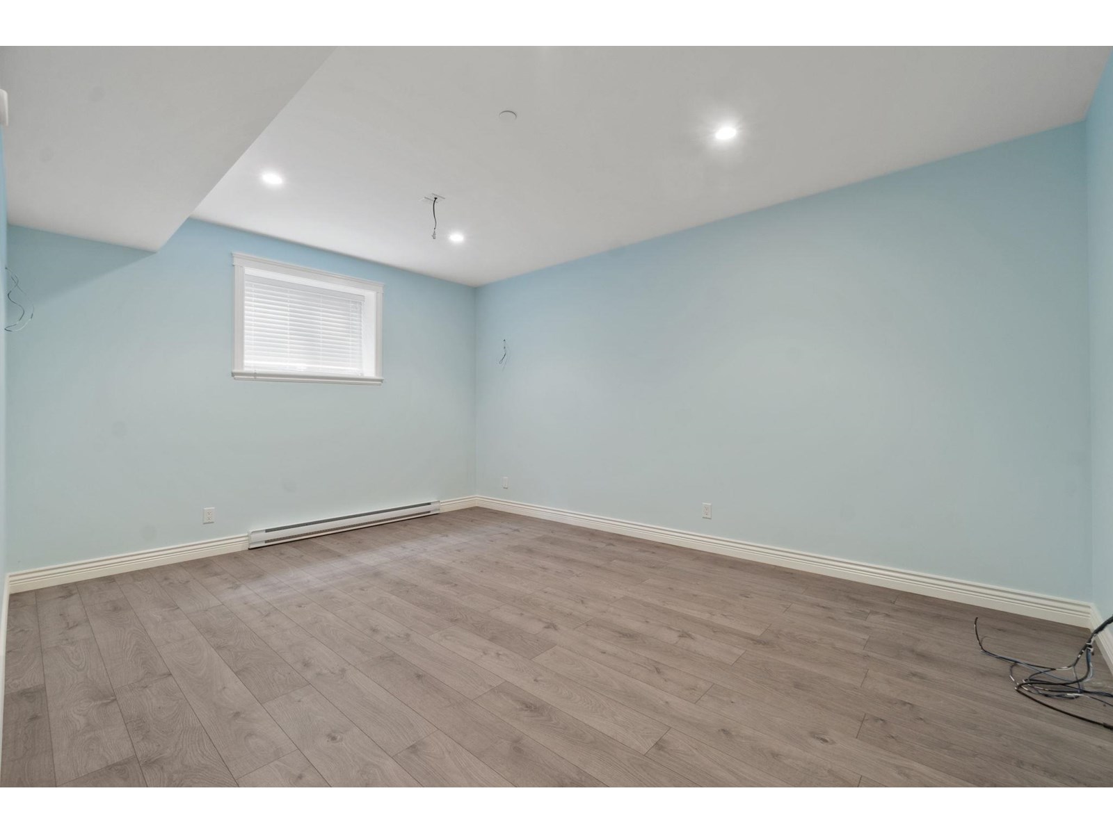 Photo 23 of 13668 North Bluff Road, White Rock BC