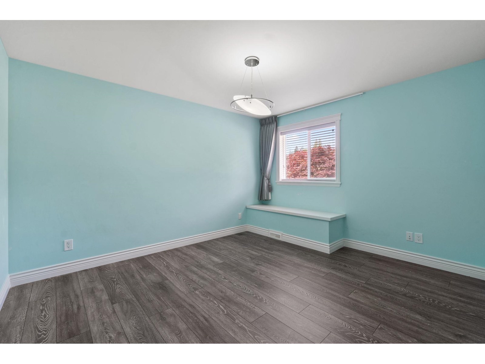 Photo 19 of 13668 North Bluff Road, White Rock BC