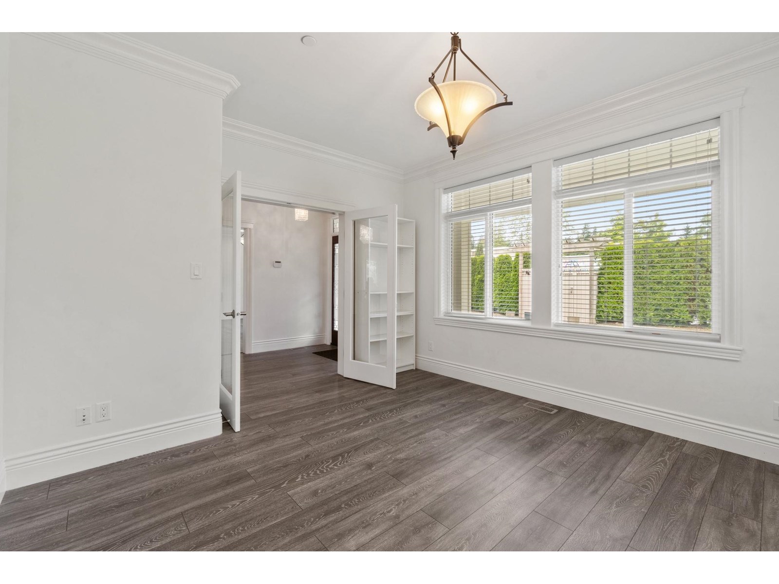 Photo 13 of 13668 North Bluff Road, White Rock BC