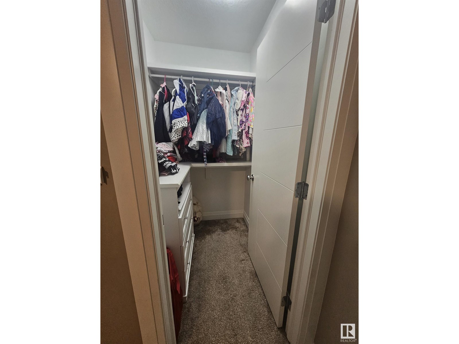 Photo 1 of 2518 22 Av Nw, Edmonton AB