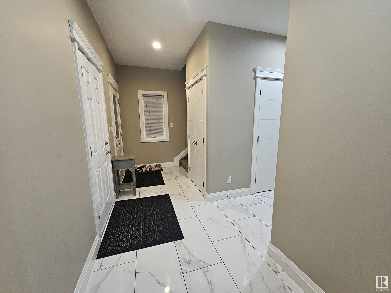 Photo 4 of 2518 22 Av Nw, Edmonton AB