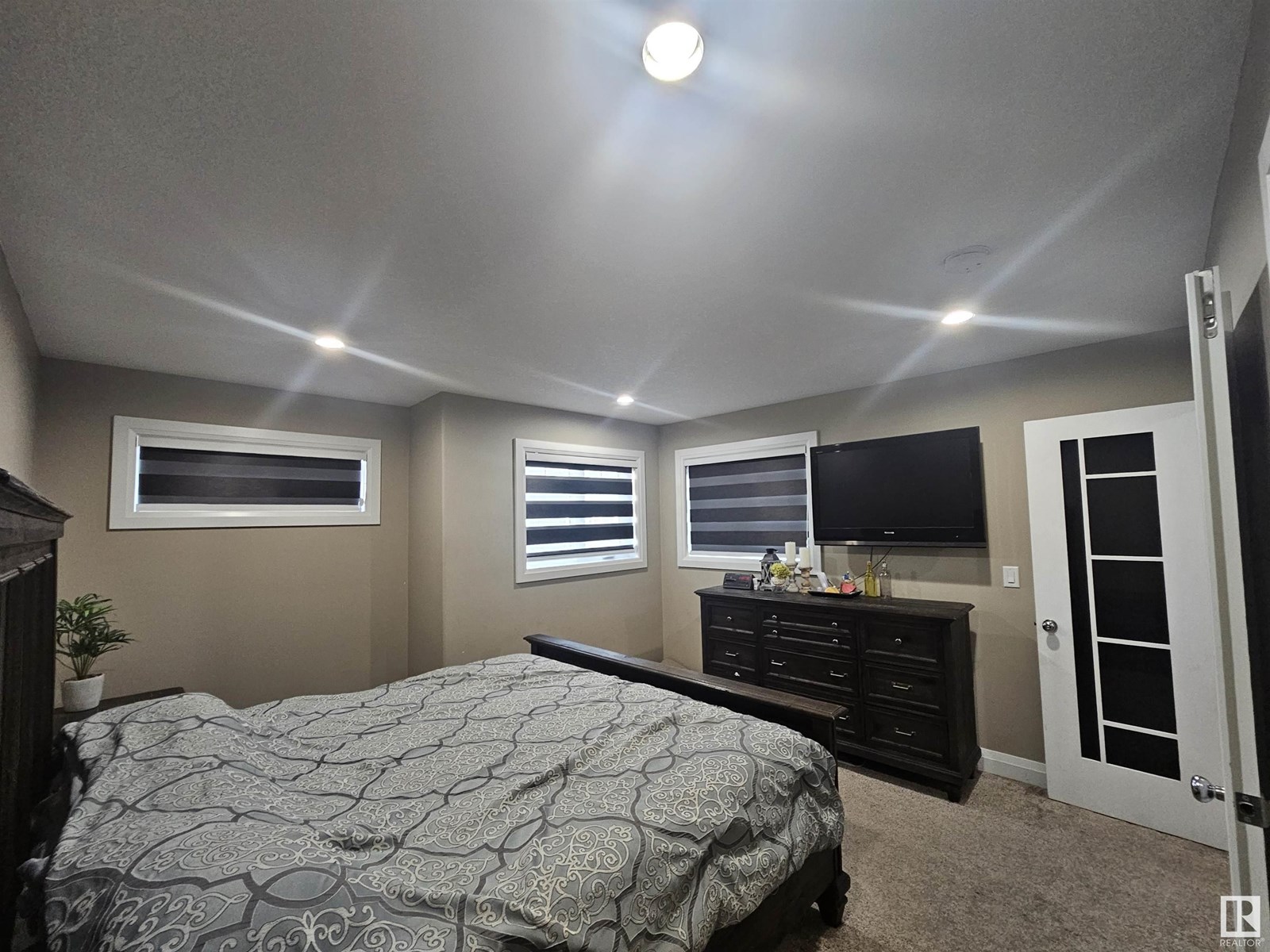 Photo 6 of 2518 22 Av Nw, Edmonton AB