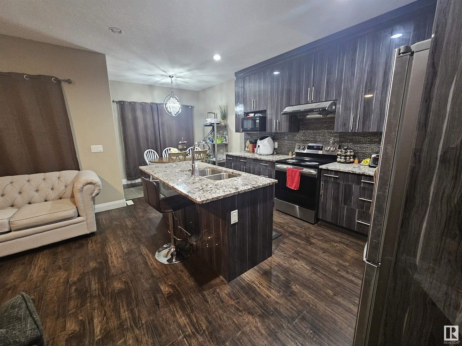 Photo 2 of 2518 22 Av Nw, Edmonton AB