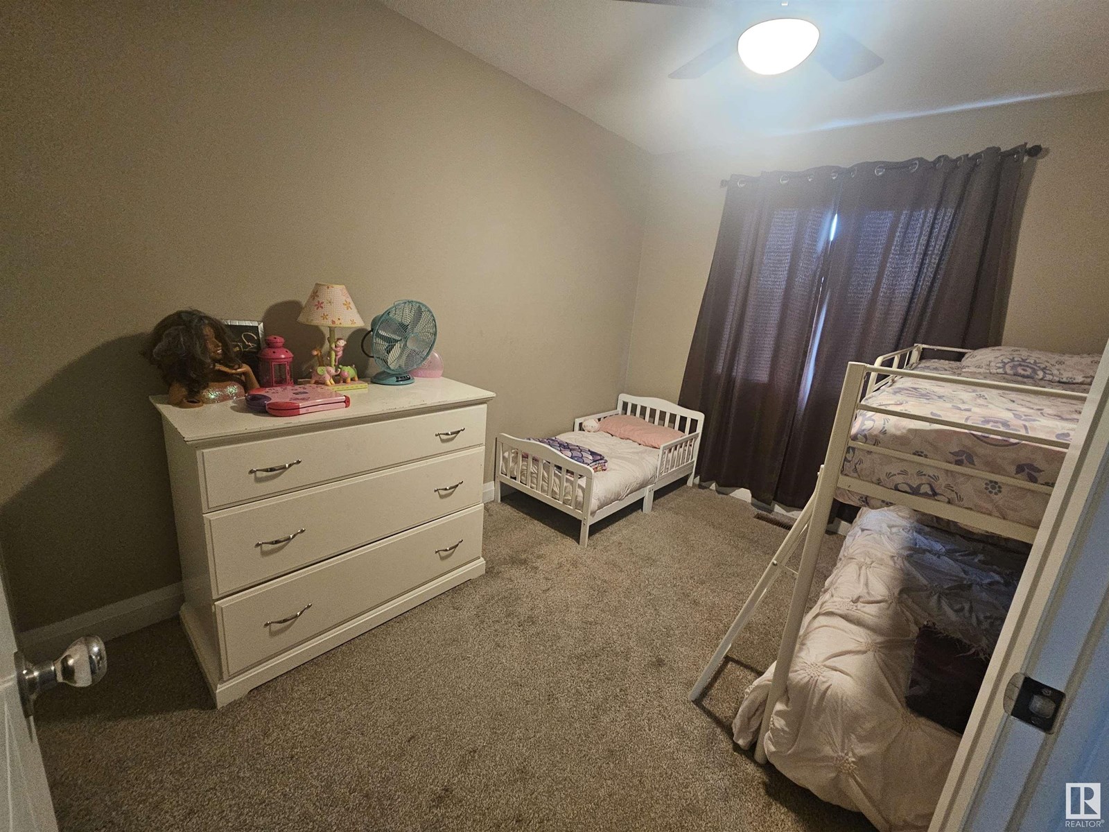 Photo 15 of 2518 22 Av Nw, Edmonton AB