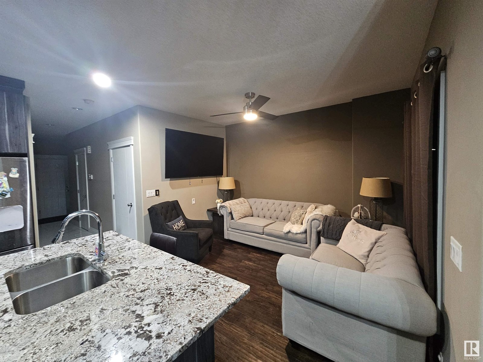 Photo 11 of 2518 22 Av Nw, Edmonton AB